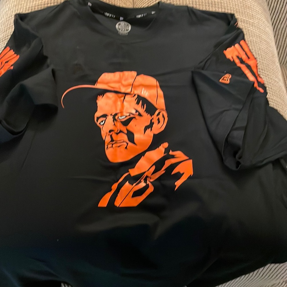 Black New Era tee